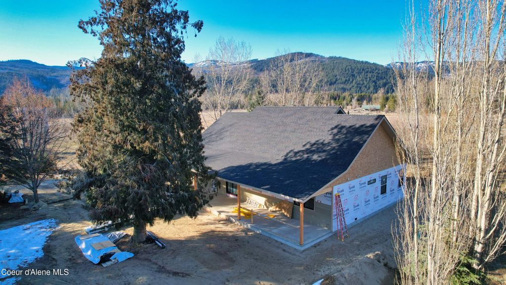 2151 Highland Flats Rd, Naples, ID 83847 photo 9
