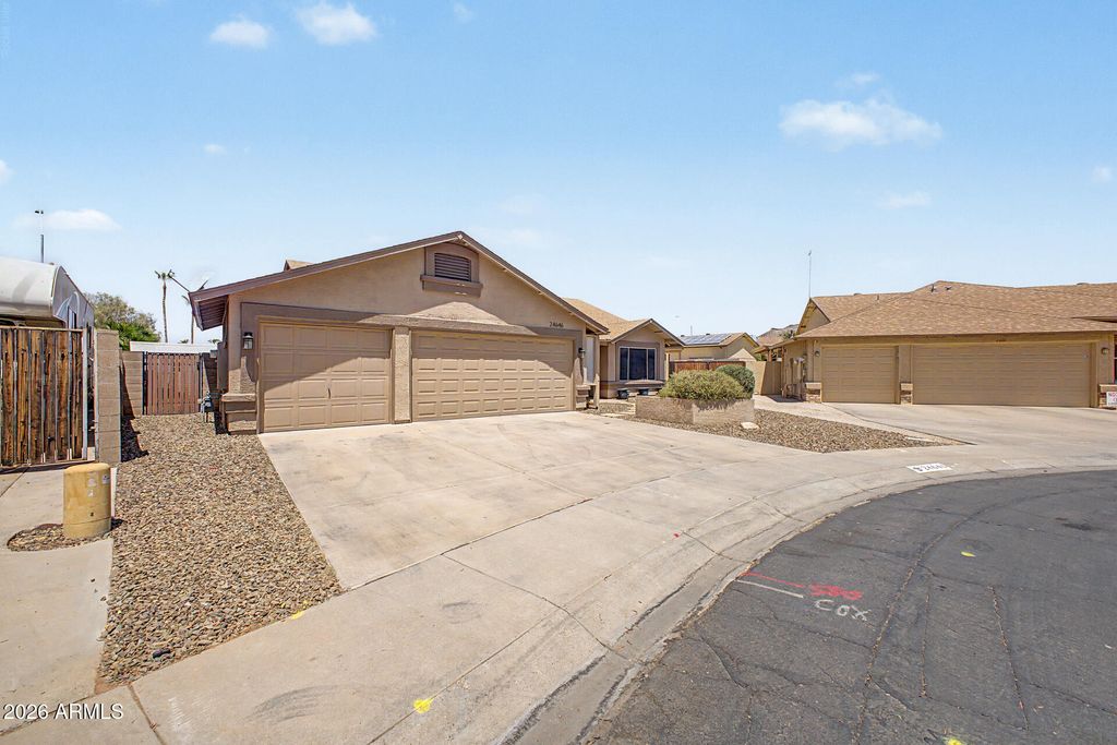 24646 N 42ND Lane, Glendale, AZ 85310 — photo 4
