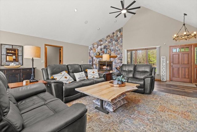 359 Pinehurst DRIVE, Nekoosa, WI 54457