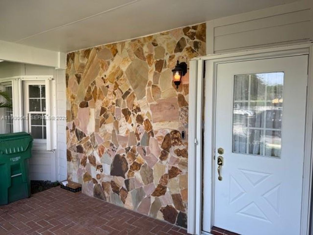 14624 SW 143rd Place Cir, Miami, FL 33186