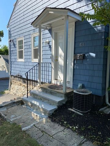 834 Main 834, Melrose, MA 02176