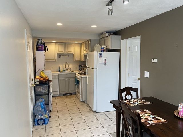 834 Main 834, Melrose, MA 02176