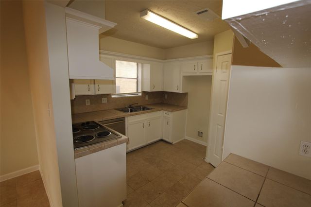 9846 Sagepike Drive, Houston, TX 77089