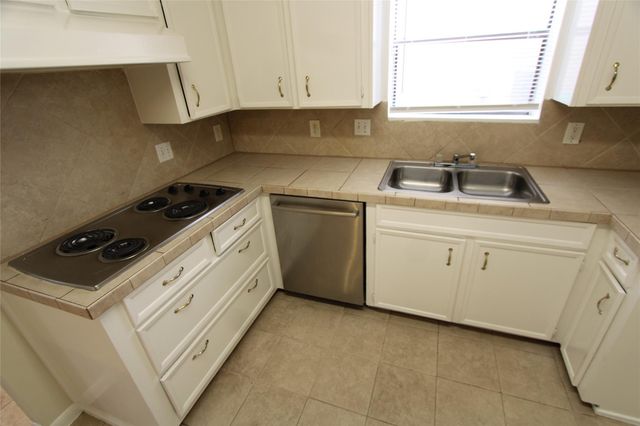 9846 Sagepike Drive, Houston, TX 77089