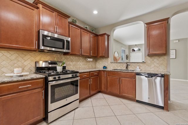 8818 CREAGER CYN, San Antonio, TX 78254