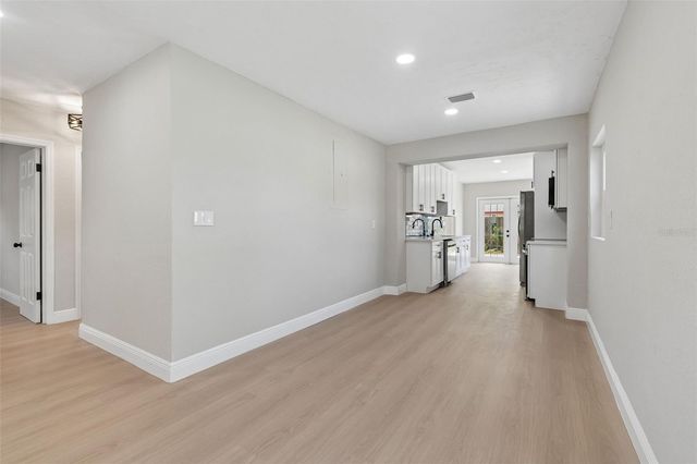 3912 W PINE STREET, Tampa, FL 33607