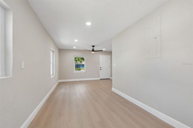 3912 W PINE STREET, Tampa, FL 33607