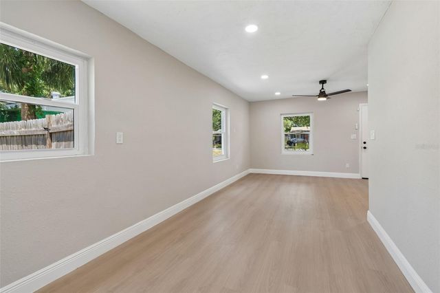 3912 W PINE STREET, Tampa, FL 33607