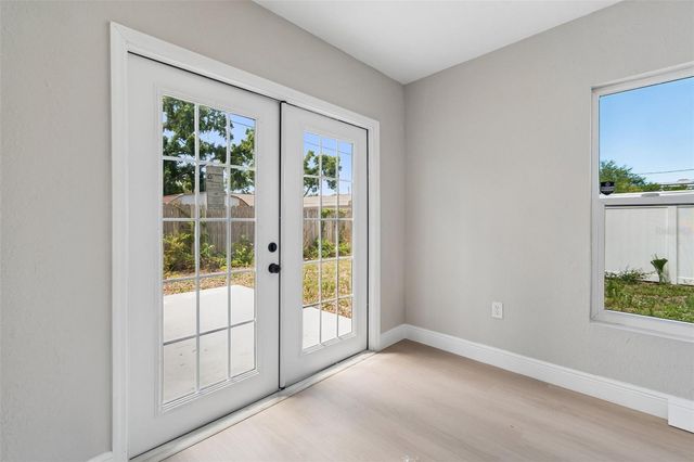 3912 W PINE STREET, Tampa, FL 33607