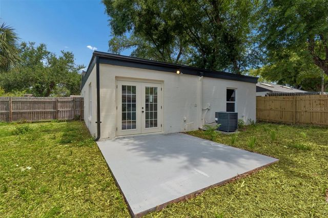 3912 W PINE STREET, Tampa, FL 33607