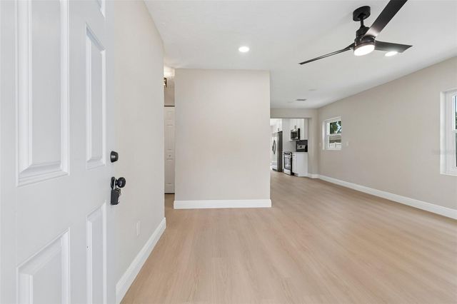 3912 W PINE STREET, Tampa, FL 33607