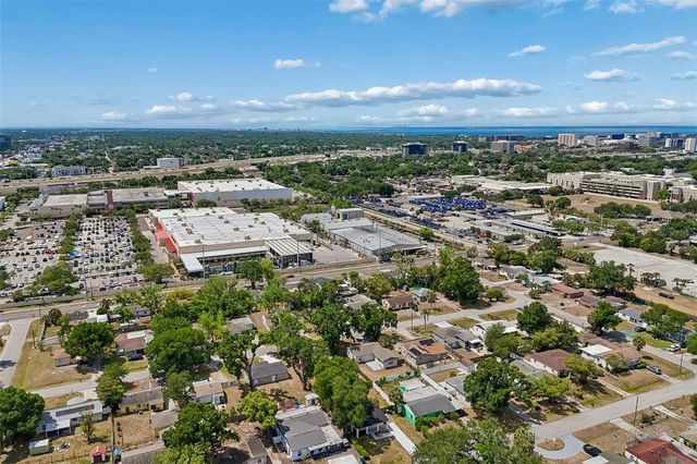 3912 W PINE STREET, Tampa, FL 33607
