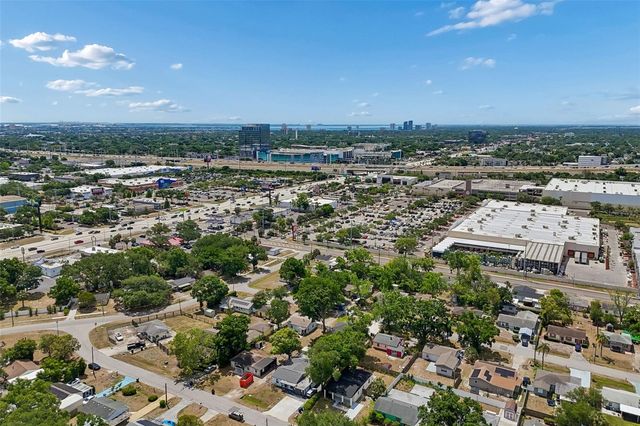 3912 W PINE STREET, Tampa, FL 33607