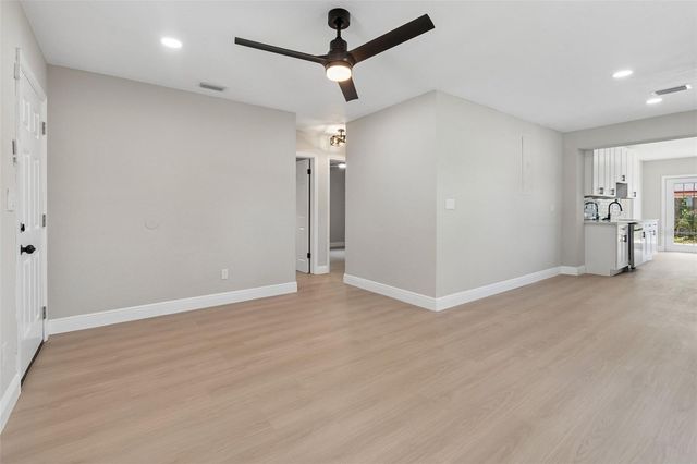3912 W PINE STREET, Tampa, FL 33607