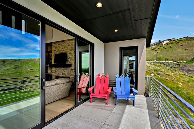 1281 E Chardie Road, Boise, ID 83702