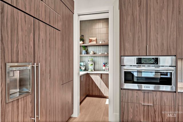 1281 E Chardie Road, Boise, ID 83702