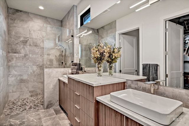 1281 E Chardie Road, Boise, ID 83702