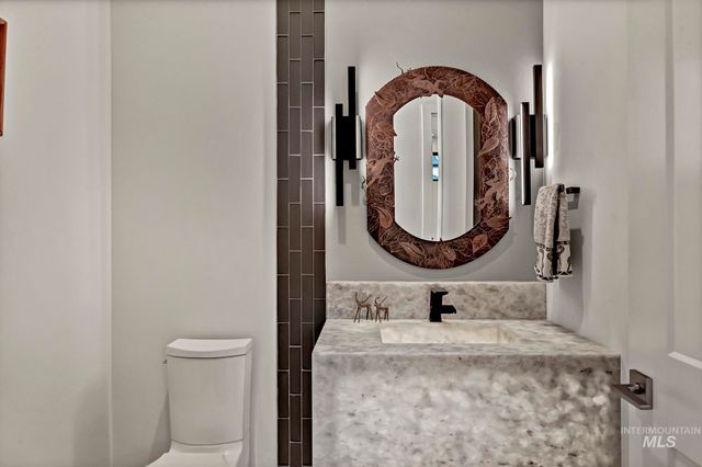 1281 E Chardie Road, Boise, ID 83702