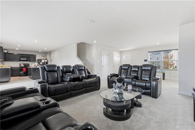 166 Chesapeake Circle, Springfield, OH 45505