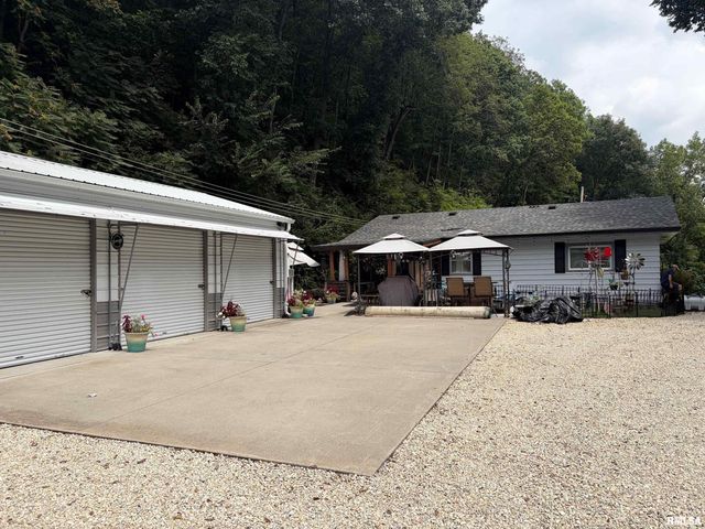 207 N KICKAPOO CREEK Road, Peoria, IL 61604
