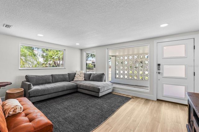 628 ONTARIO AVENUE, Tampa, FL 33606