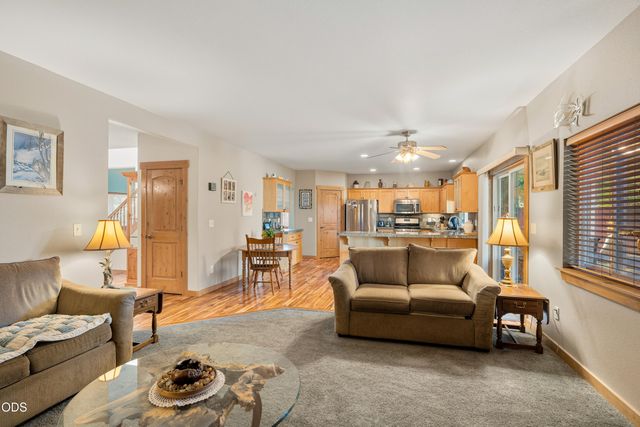2023 NW 22nd Street, Redmond, OR 97756