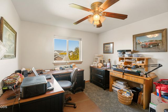 2023 NW 22nd Street, Redmond, OR 97756