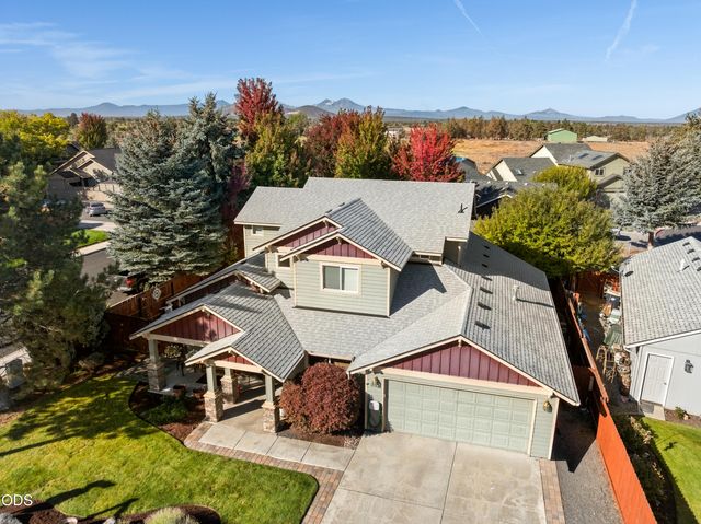 2023 NW 22nd Street, Redmond, OR 97756