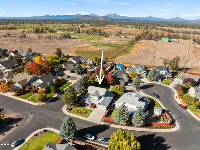 2023 NW 22nd Street, Redmond, OR 97756