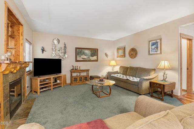 2023 NW 22nd Street, Redmond, OR 97756