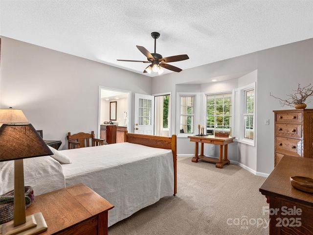 306 Croydon Drive, Hendersonville, NC 28791