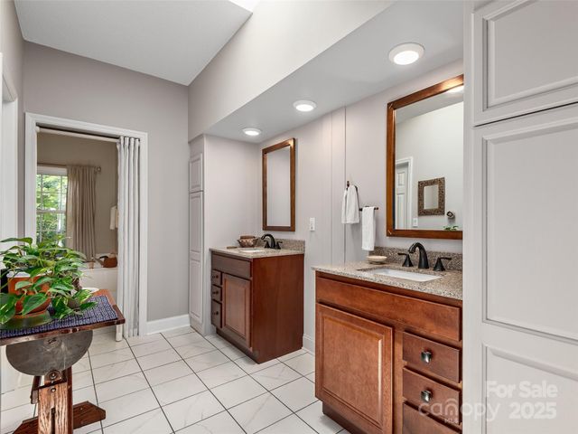 306 Croydon Drive, Hendersonville, NC 28791