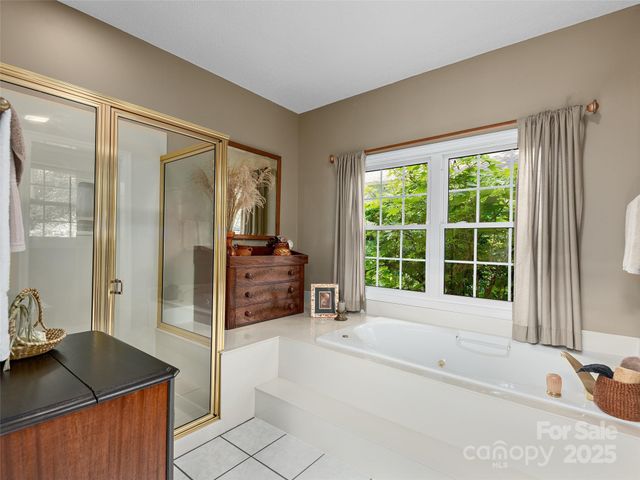 306 Croydon Drive, Hendersonville, NC 28791