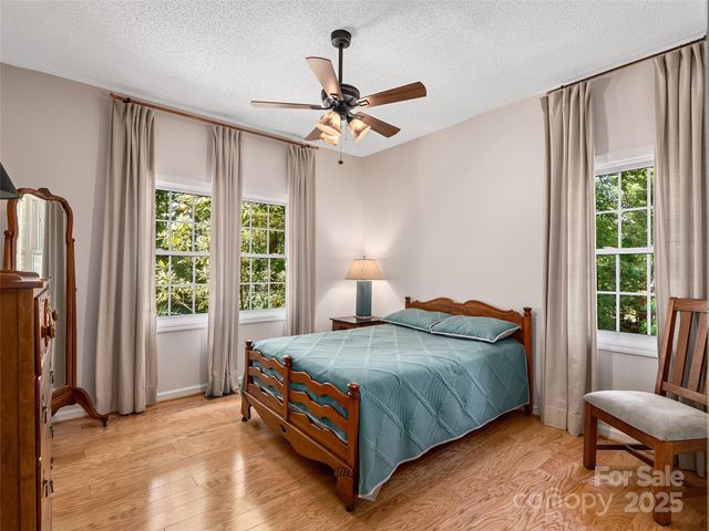 306 Croydon Drive, Hendersonville, NC 28791
