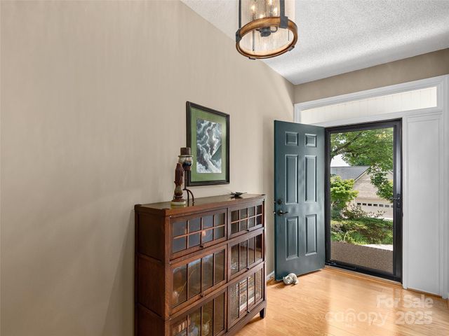 306 Croydon Drive, Hendersonville, NC 28791