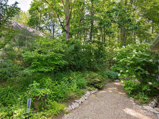 306 Croydon Drive, Hendersonville, NC 28791