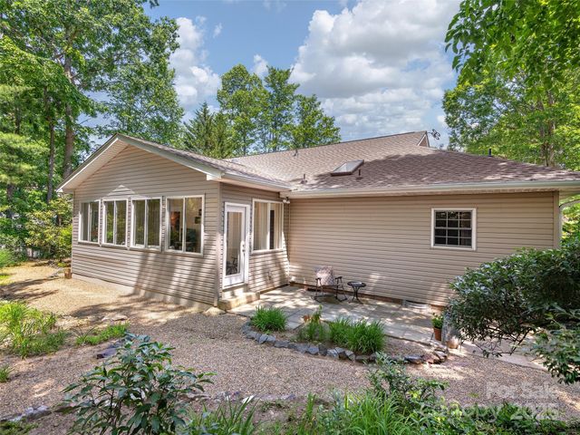306 Croydon Drive, Hendersonville, NC 28791