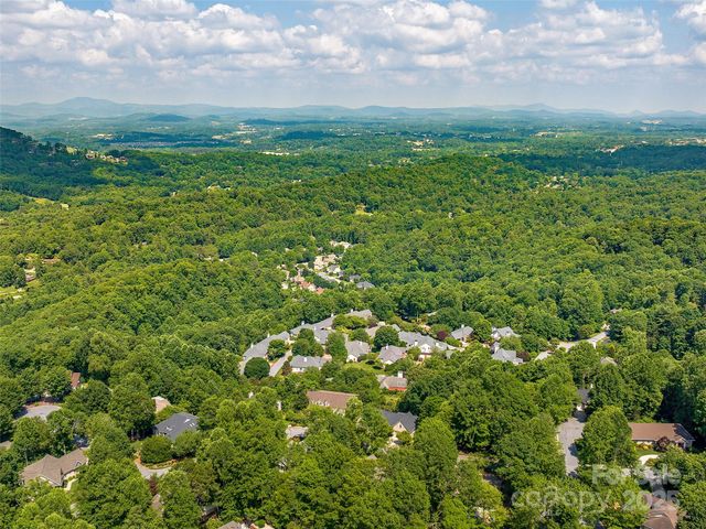 306 Croydon Drive, Hendersonville, NC 28791