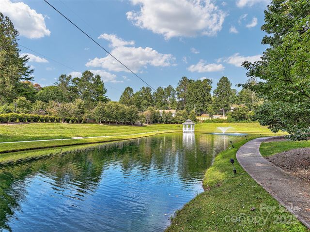 306 Croydon Drive, Hendersonville, NC 28791