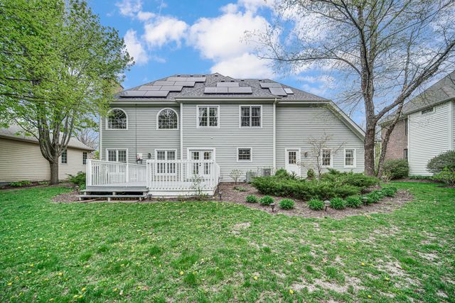8709 Shade Tree Circle, Lakewood, IL 60014