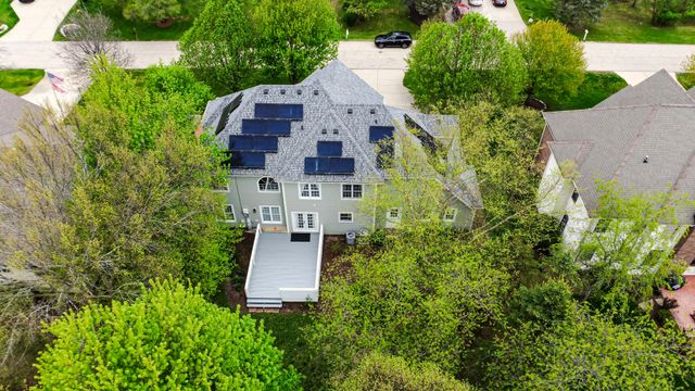 8709 Shade Tree Circle, Lakewood, IL 60014