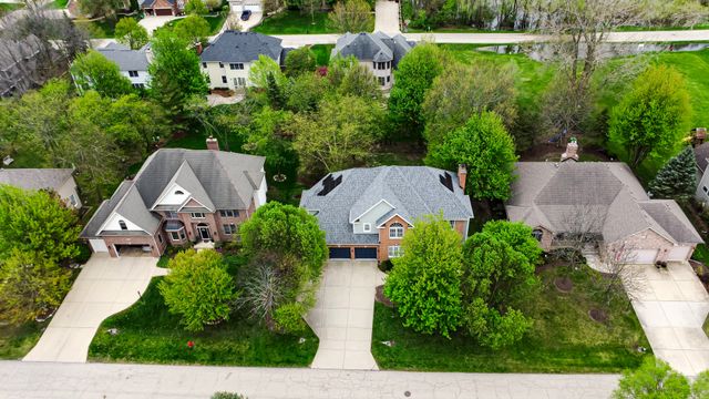 8709 Shade Tree Circle, Lakewood, IL 60014
