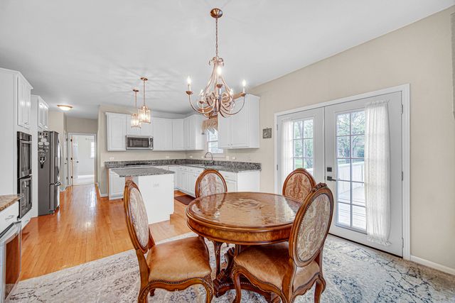 8709 Shade Tree Circle, Lakewood, IL 60014