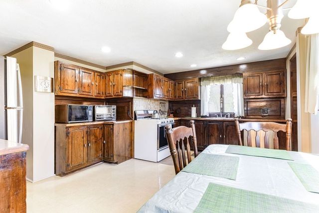28 Sagamore Ave, Quincy, MA 02171