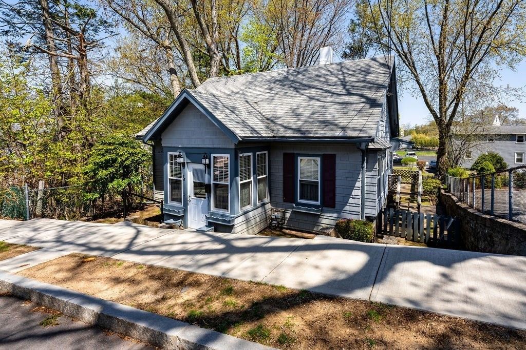 28 Sagamore Ave, Quincy, MA 02171