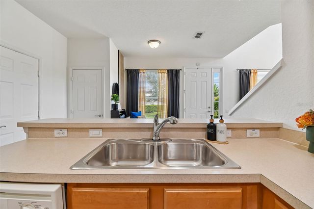 1208 SHALLCROSS AVE, Orlando, FL 32828