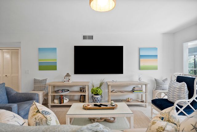 5172 SE Club Way 108, Stuart, FL 34997