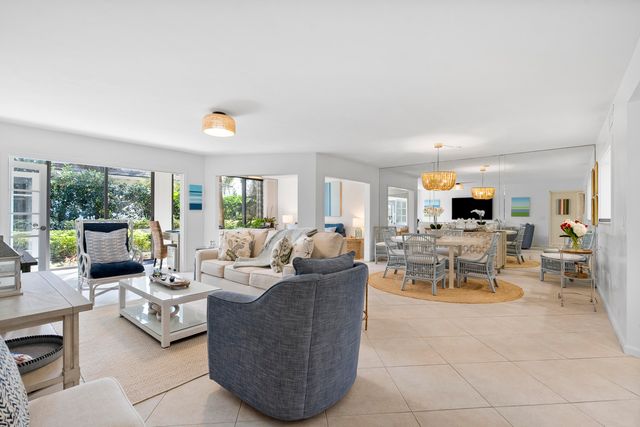 5172 SE Club Way 108, Stuart, FL 34997