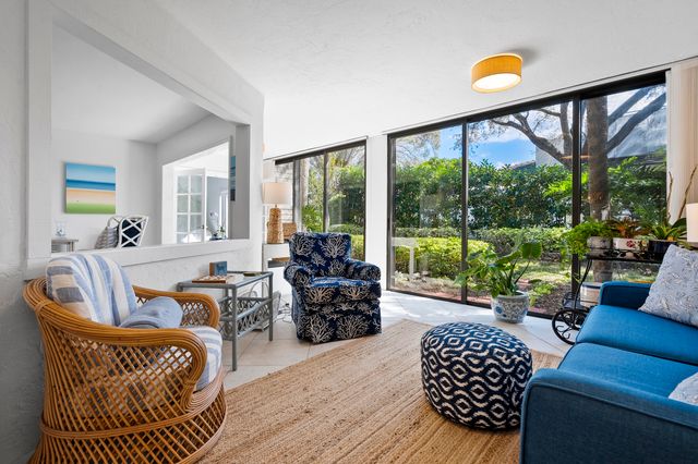 5172 SE Club Way 108, Stuart, FL 34997