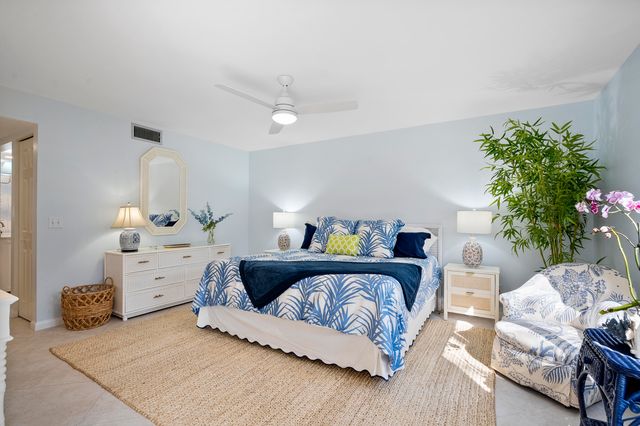 5172 SE Club Way 108, Stuart, FL 34997